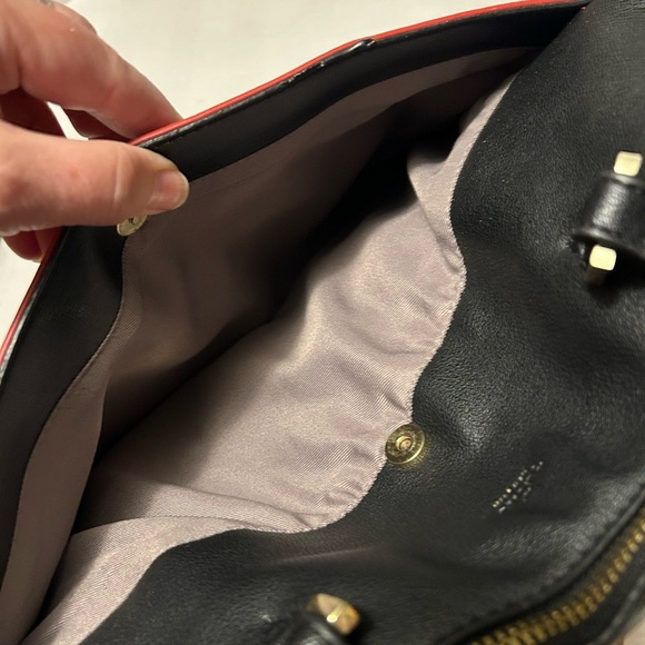 Chic Black and Red Shoulder Bag - Picture 12 of 12